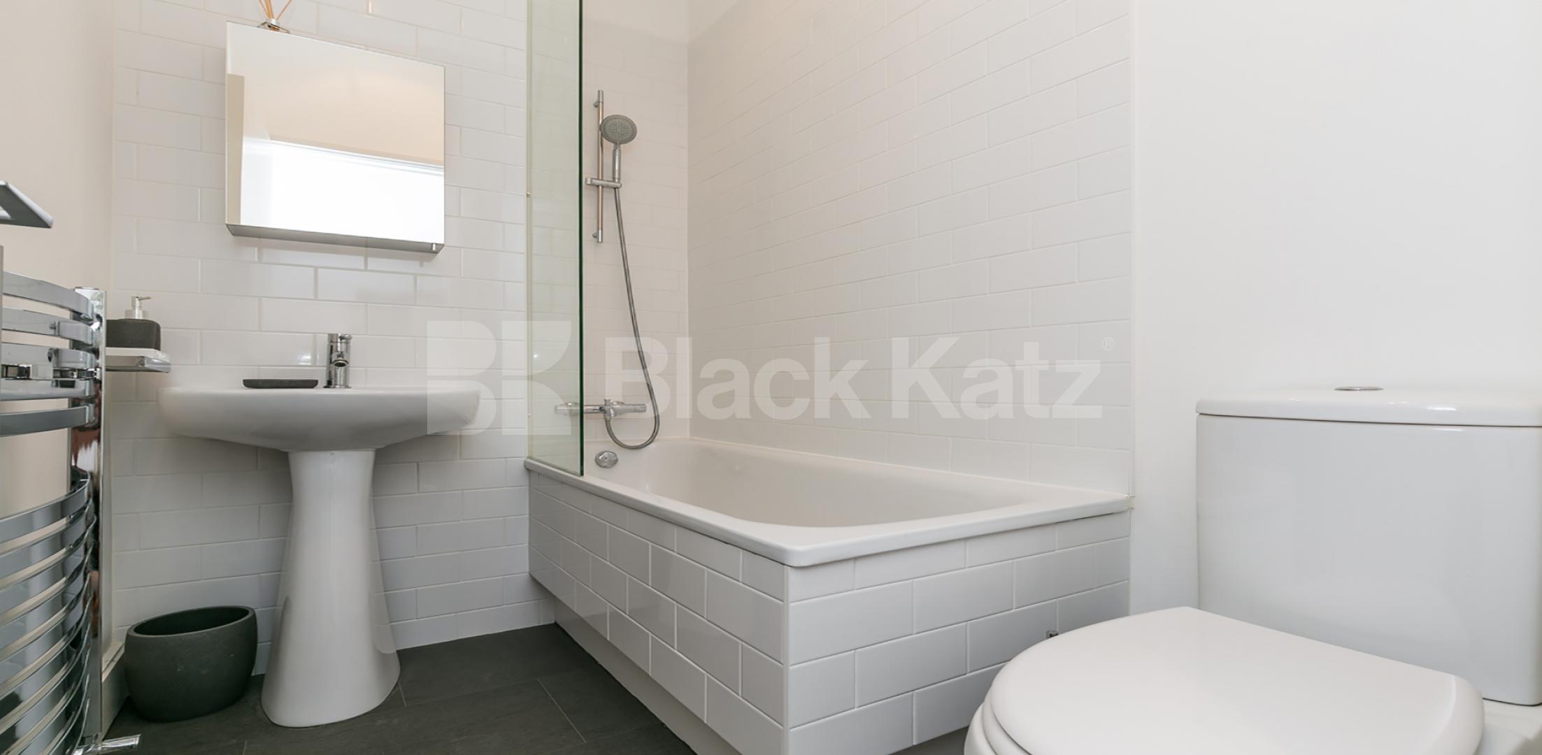 			New Instruction! Private patio and garden flat!, 1 Bedroom, 1 bath, 1 reception Flat			 Talbot Road, Highgate